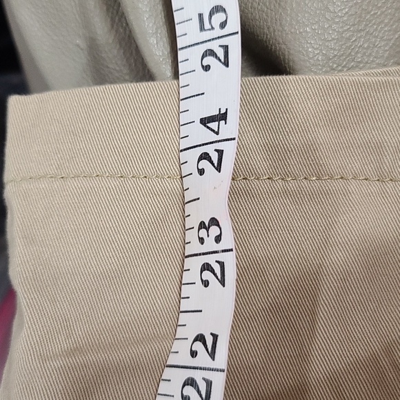 NWT Levi's Men's Carrier Cargo Shorts Tan Multiple Pockets Betmuda Sz 48 - Picture 10 of 10